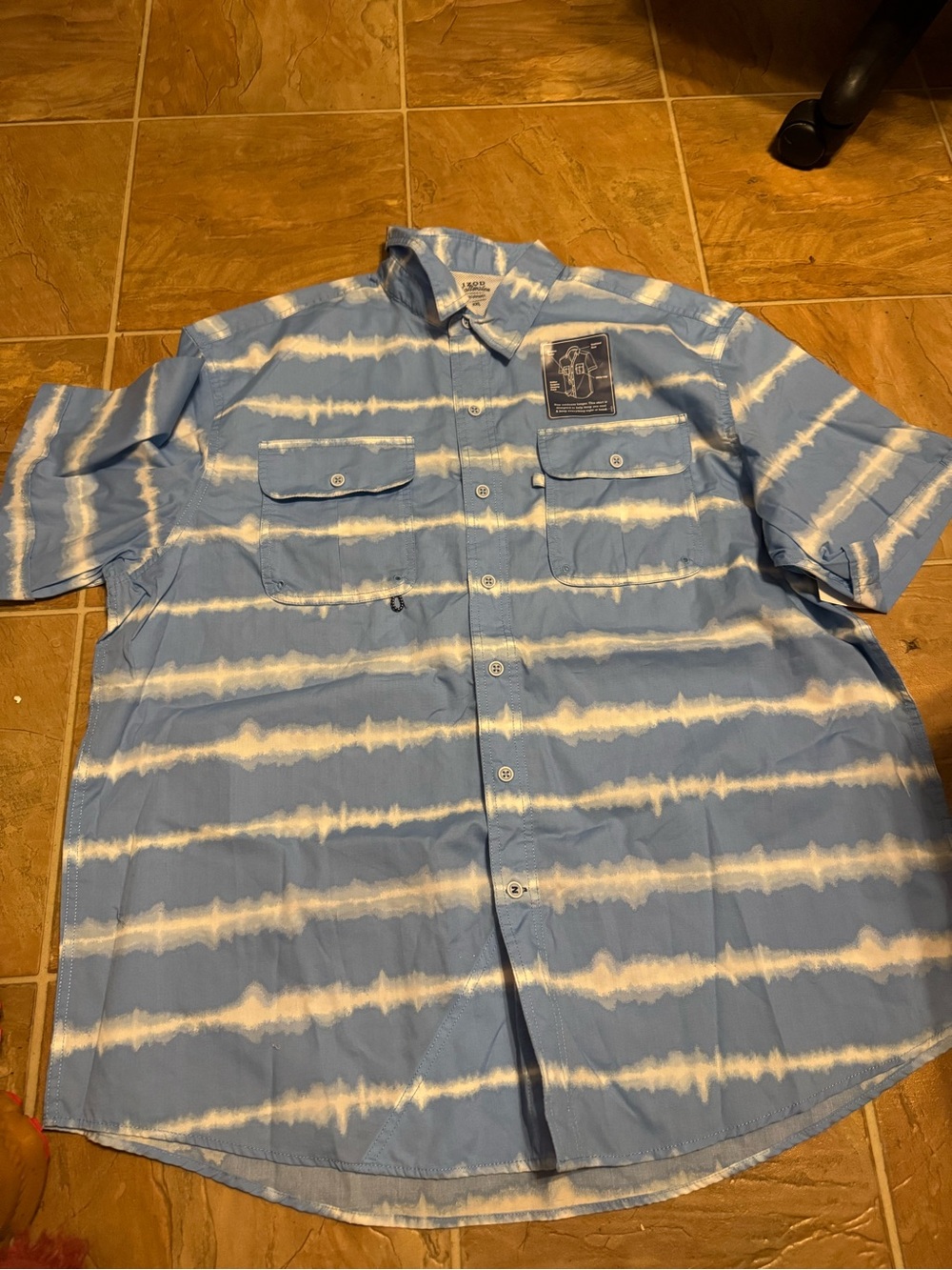 Izod Blue and White Tie-Dye Short Sleeve Button-Down Shirt